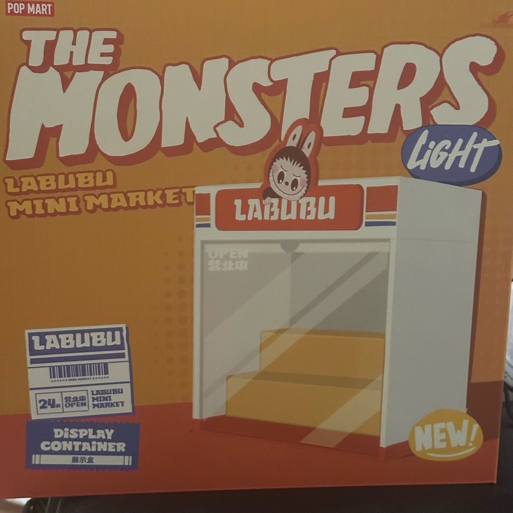 The Monsters Labubu Wacky
Mart Figurine Display Box (Figures Not Included) - Picture 2 of 6